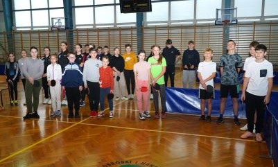 Tenis stołowy drużynowy zawody gminne Nowa Sarzyna 2.12.2023 r.